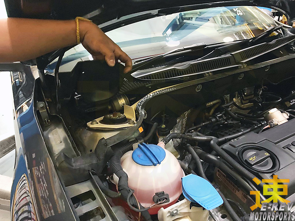 Volkswagen Jetta A5 / Jetta A6 / Sagitar A5 Front Bar 2PT