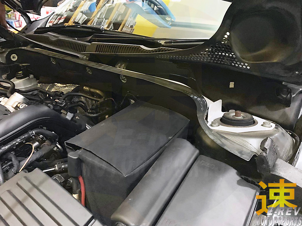 Volkswagen Jetta A5 / Jetta A6 / Sagitar A5 Front Bar 2PT