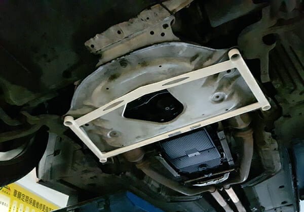 BMW E63 (634Ci) Front Lower Arm Bar 4PT