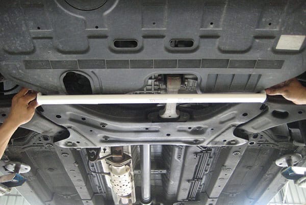 Kia Sportage SL Front Lower Arm Bar 2PT