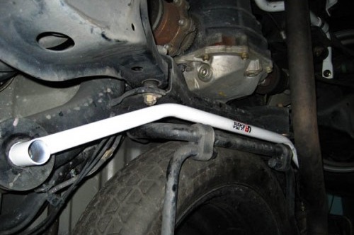 Nissan Elgrand E51 Rear Lower Arm Bar
