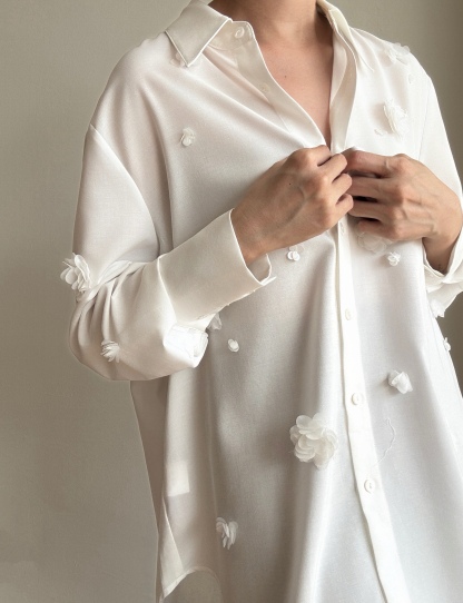 Leona Detailed 3D Floral Shirt 