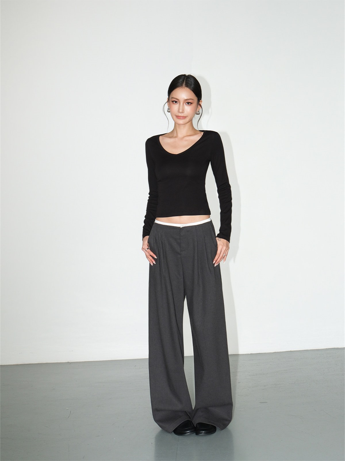 Linnea V-Neck Long-Sleeve Knit Top
