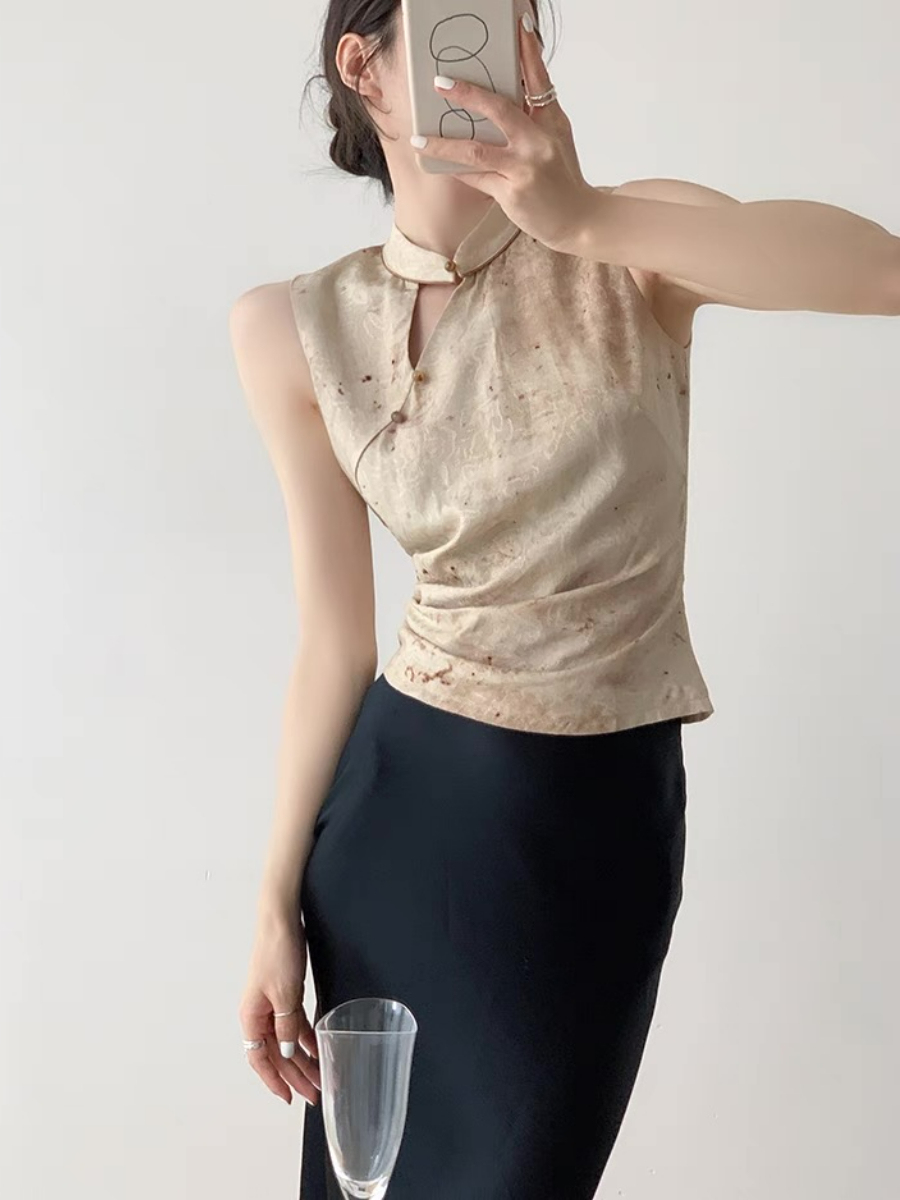 Xin Xin Sleeveles Oriental Top