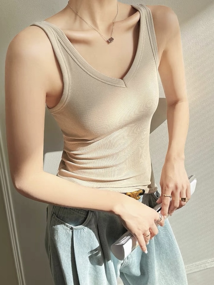 Ulla V-Neck Knit Top