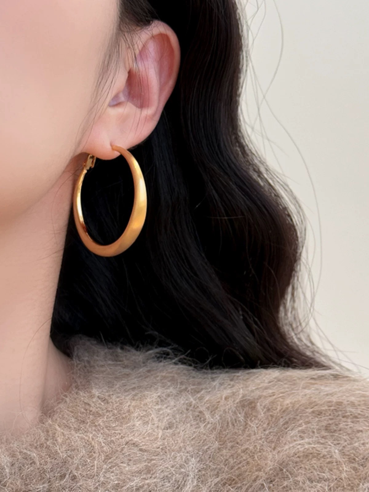 Zahra Frosted Hoop Earrings