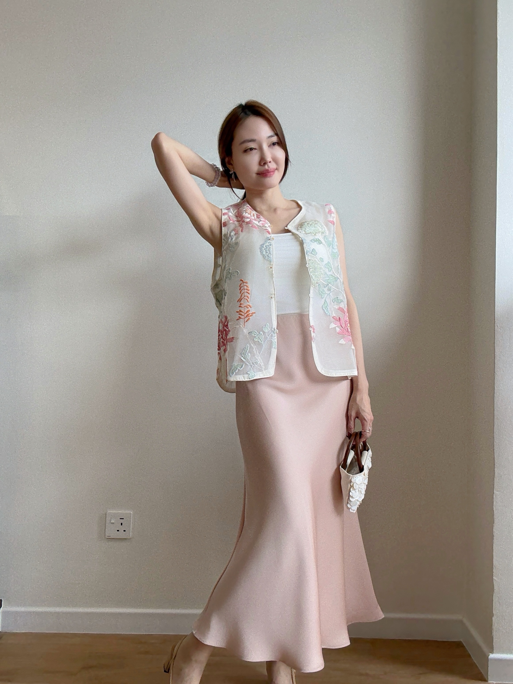 Li Qi Floral Embroided Oriental Vest