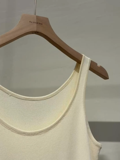 U-Neck Singlet with Waist Button (TP106)