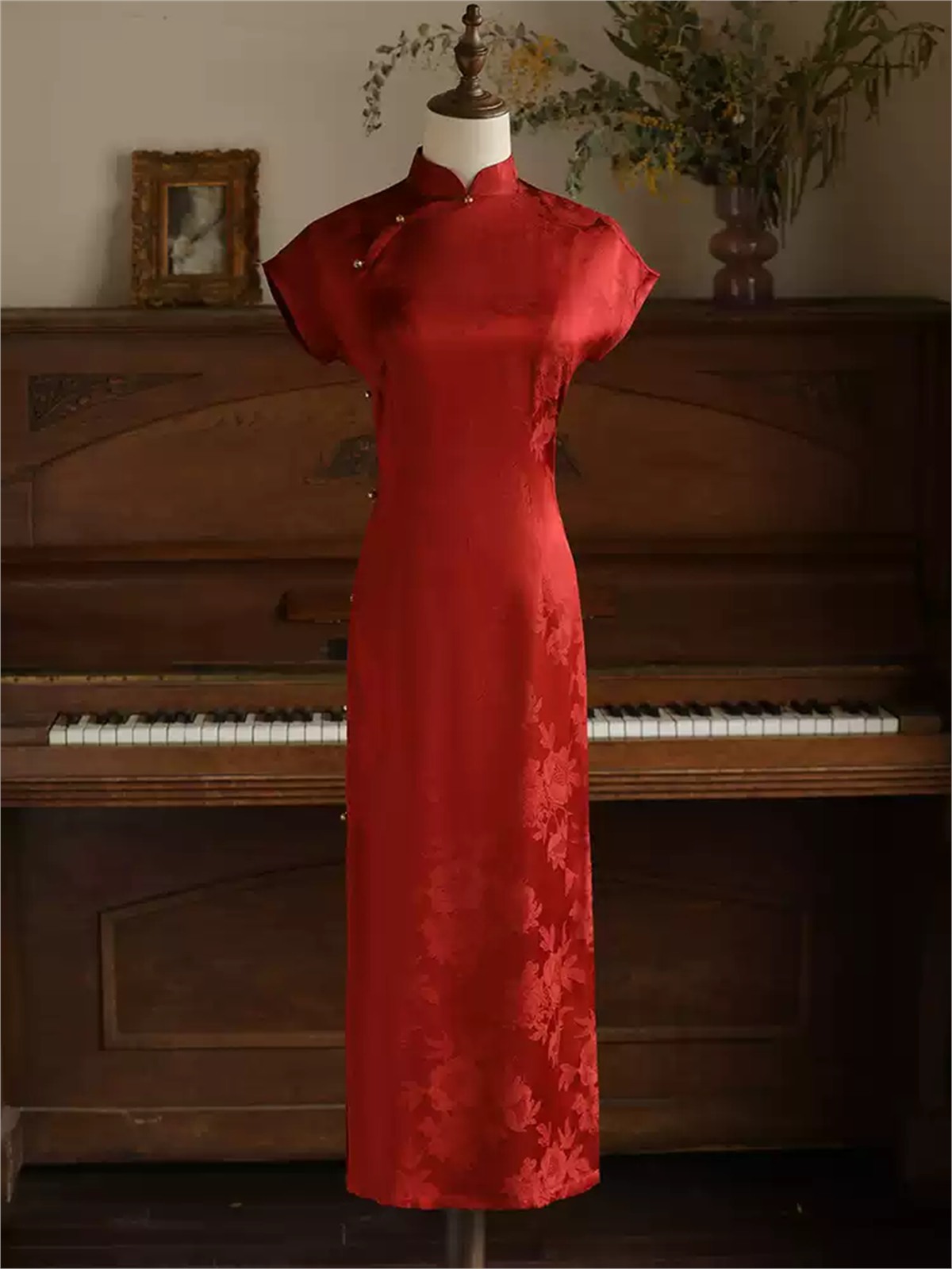 Yun Dong Floral Jacquard Short Sleeve Cheongsam