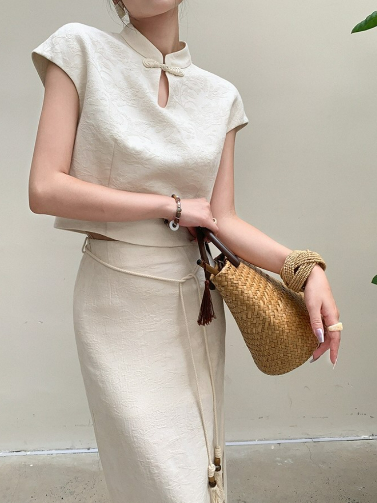 Mei Gui Shanghai Embossed Oriental Skirt (Discounted-L size)-The Black Bow-