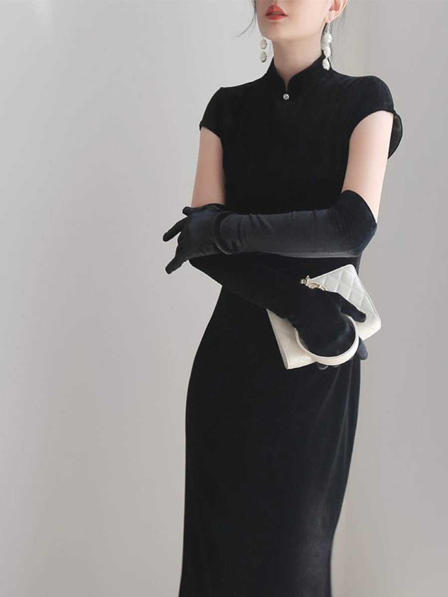 Yean Er Simple Velvet Cheongsam (With Elbow Glove)-The Black Bow-