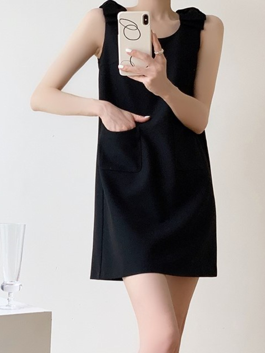 Rikke Solid Bow Sleeveless Shift Dress (Discounted-M size)-The Black Bow-