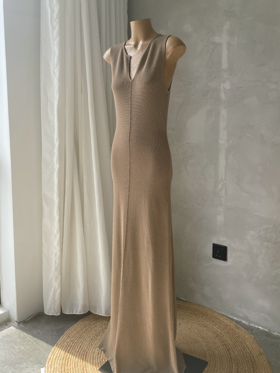 Gaspard V-Neck Maxi Dress (Discounted-Free Size)-The Black Bow-