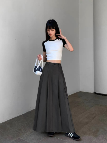 Maite Pleaded OL Skirt-The Black Bow-