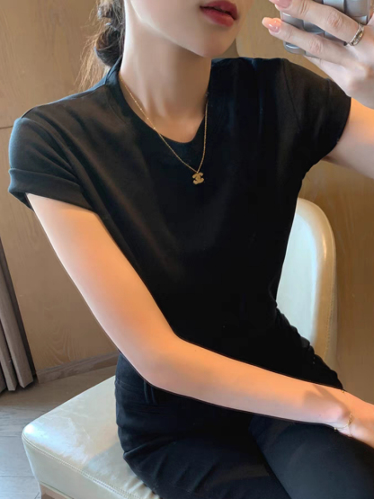 Pezy Basic Tee-The Black Bow-