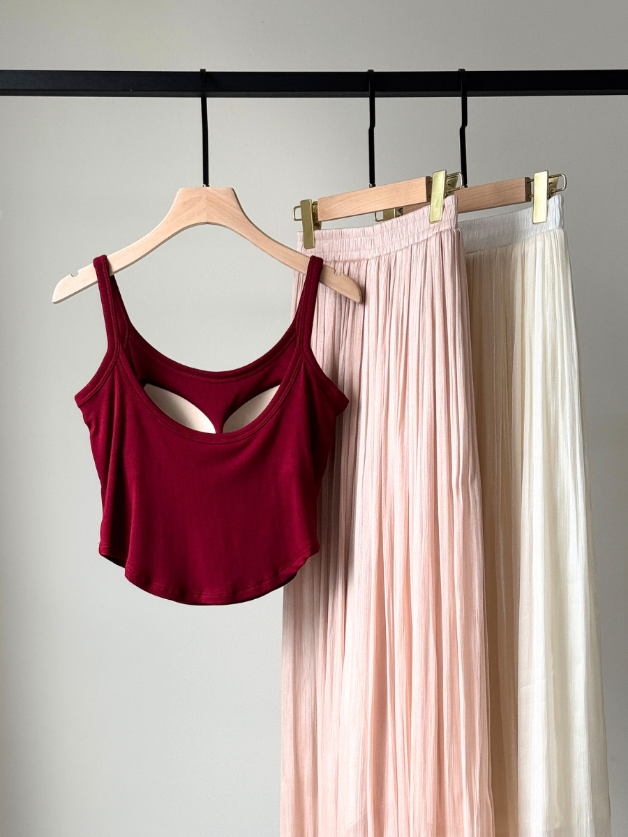 Qynna Low Back Padded Top-The Black Bow-