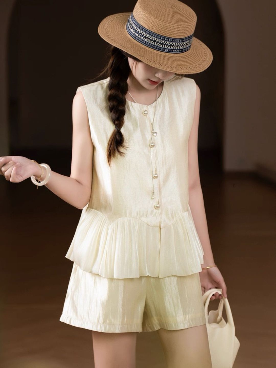 Ling Ci Sleeveless Top & Shorts Set