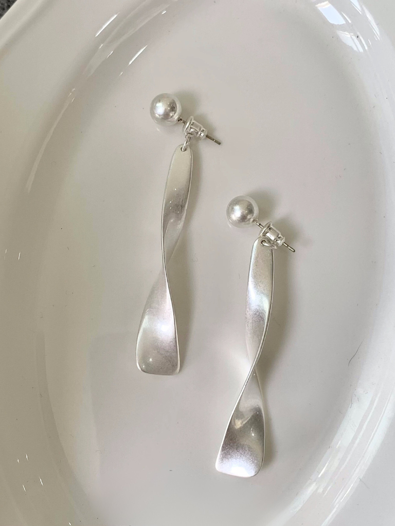 Lilit Frosted Ripple Earrings