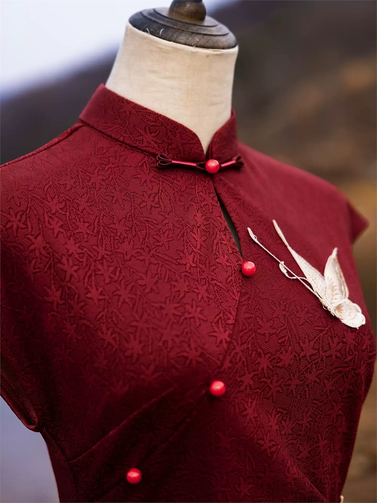 Ya Cen Crane Embroidered Cap Sleeve Cheongsam