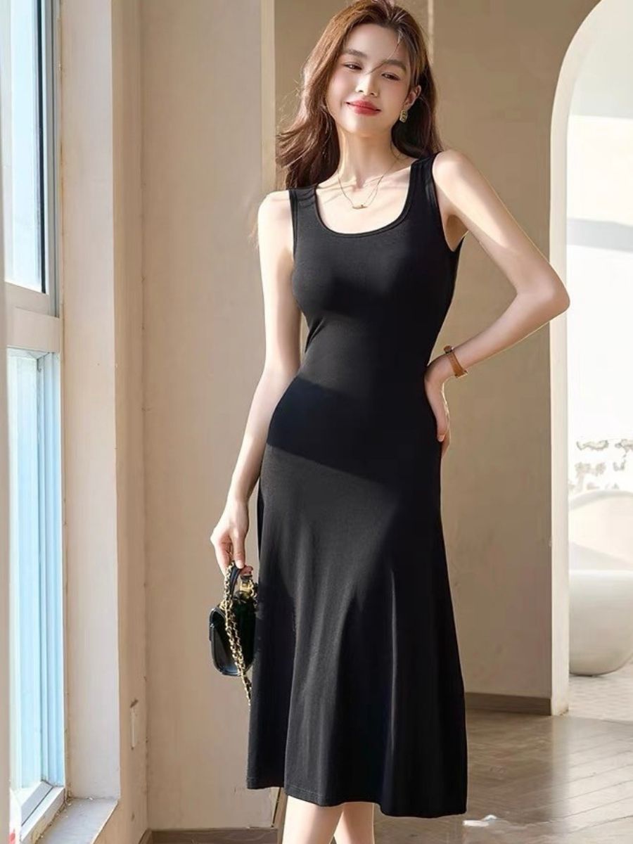 Beatriz Bare Back Padded Dress