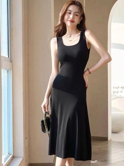 Beatriz Bare Back Padded Dress