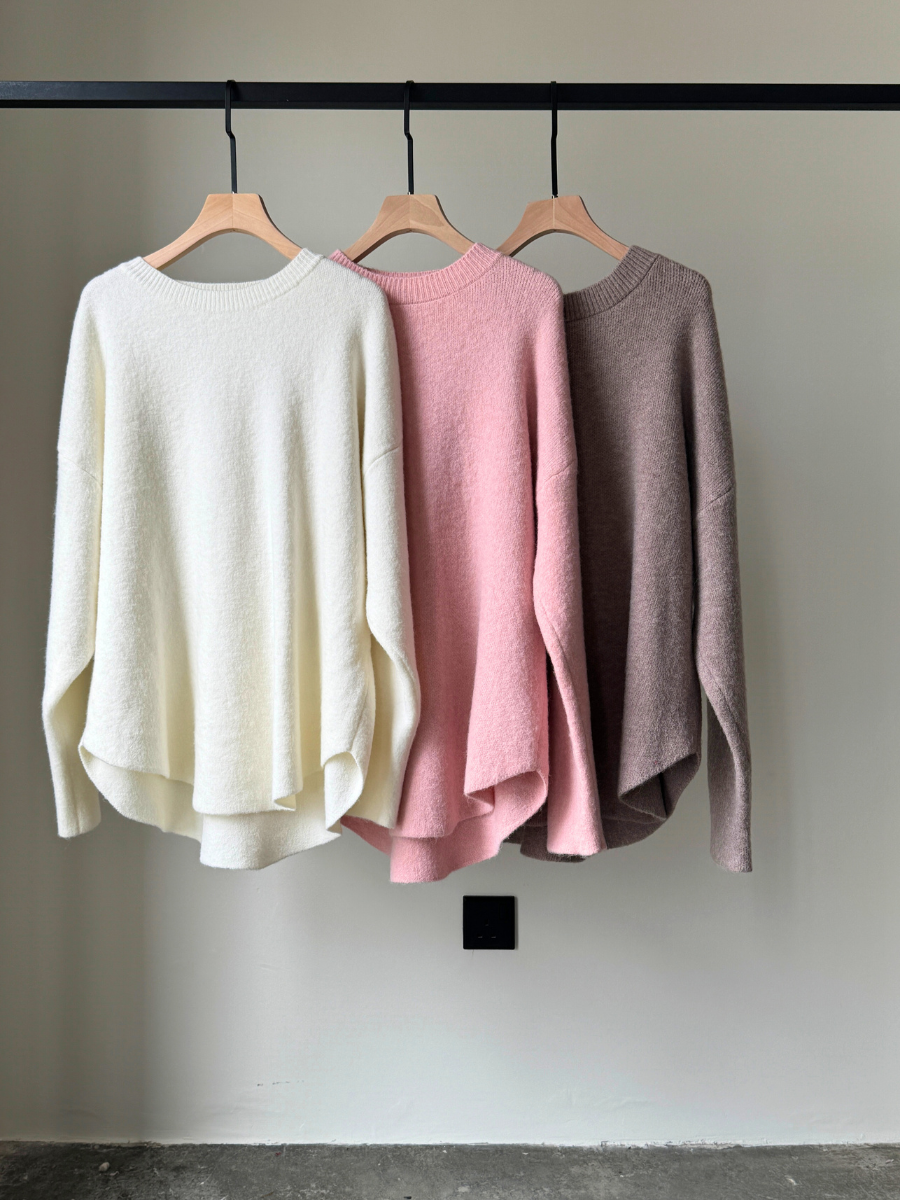 Kristine Oversized Sweater-The Black Bow-