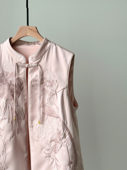 Mo Er Oriental Embroidery Vest-The Black Bow-