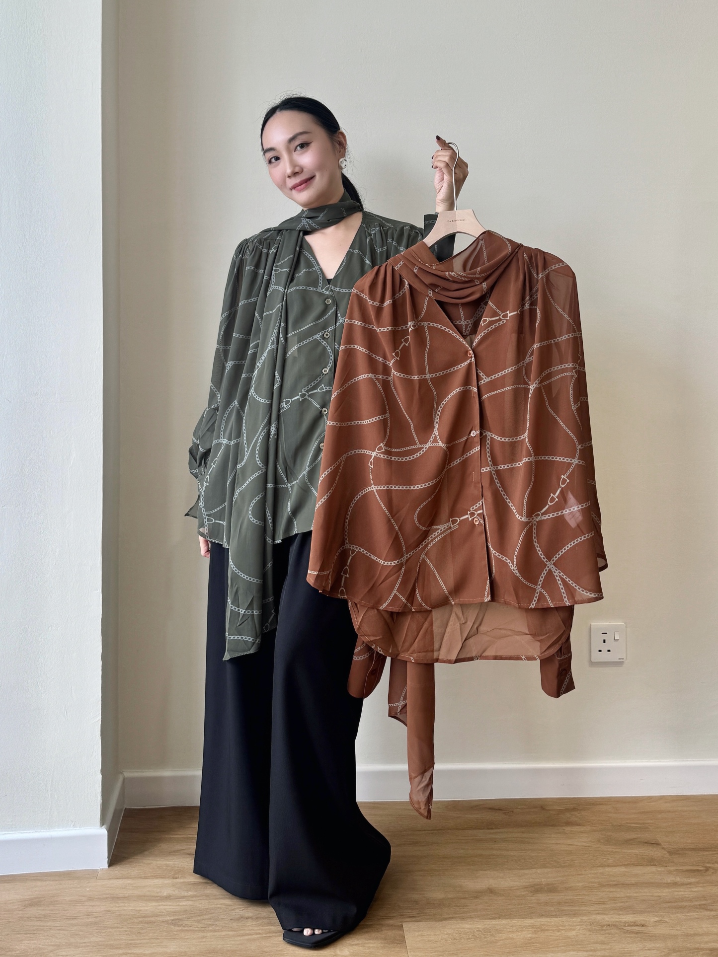 Wirenth Graphic Print Long Sleeve Top