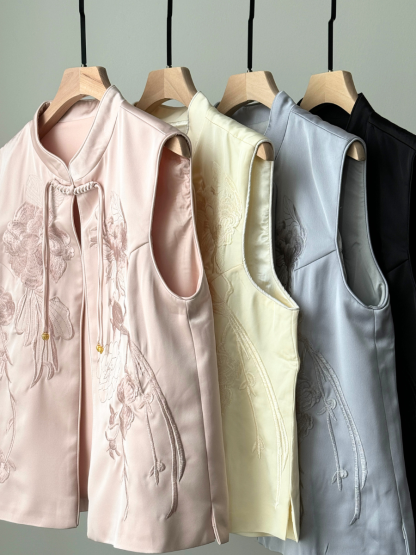 Mo Er Oriental Embroidery Vest-The Black Bow-