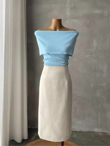 Gillette Back Slit OL Skirt (Discounted-S, M, L size)-The Black Bow-
