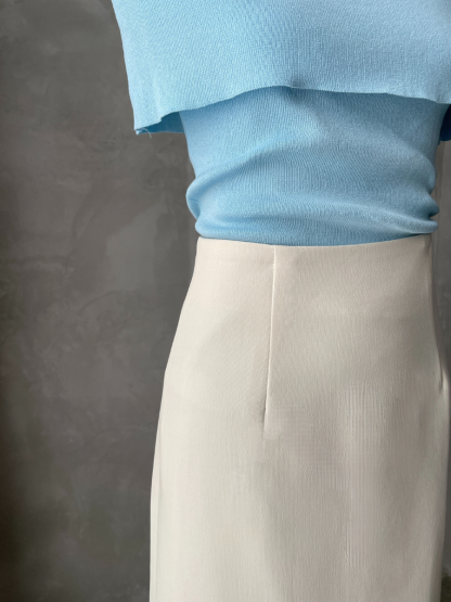 Gillette Back Slit OL Skirt (Discounted-S, M, L size)-The Black Bow-