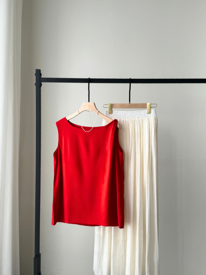 Teresa Shoulder Knot Sleeves Top-The Black Bow-