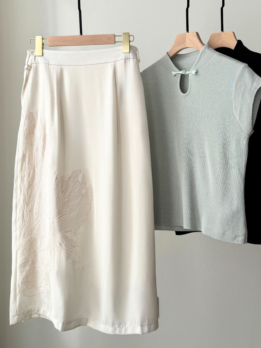 Zhan Er Embroidered A-Line Skirt (Rejected-M size)-The Black Bow-