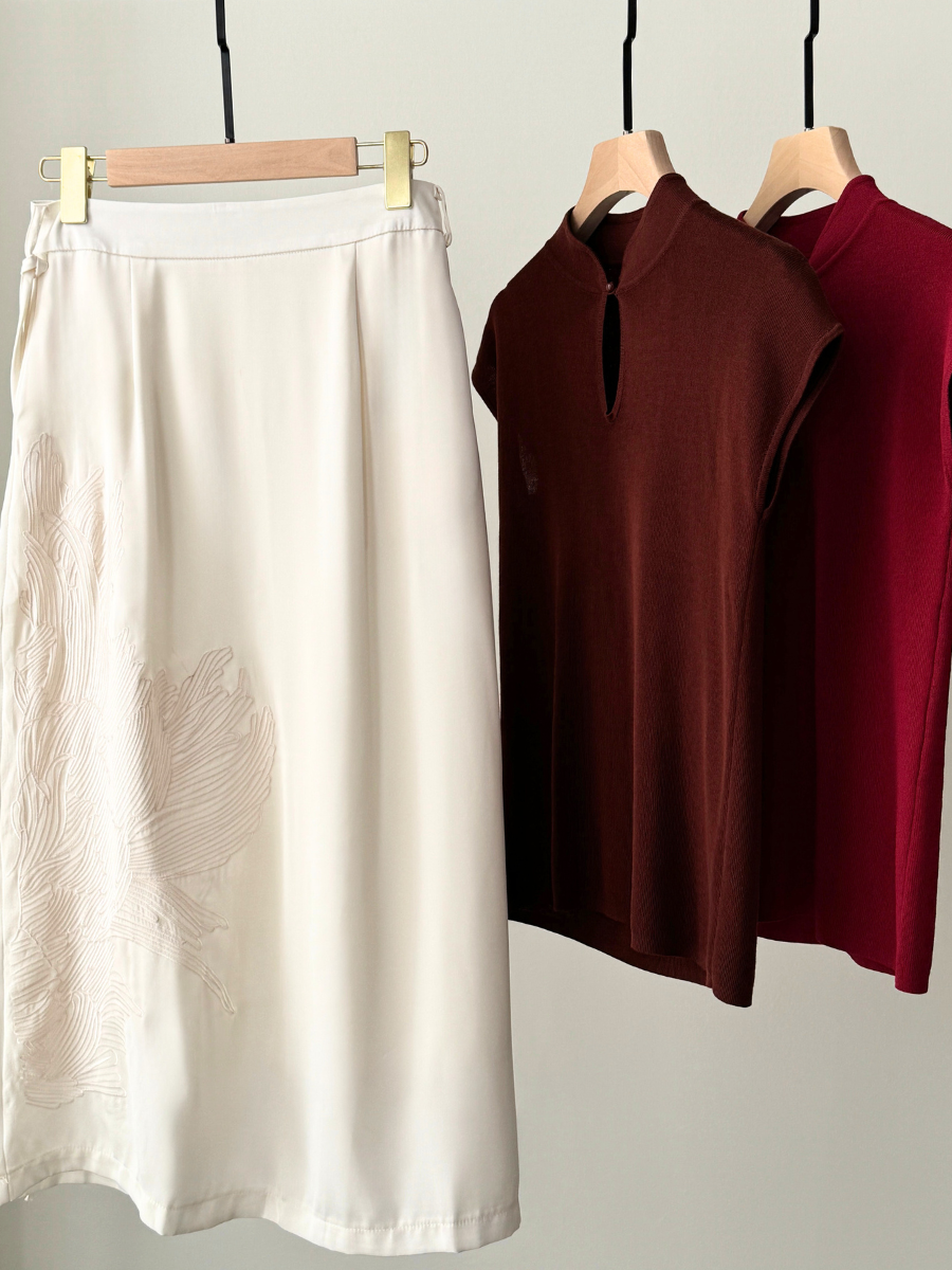 Zhan Er Embroidered A-Line Skirt (Rejected-M size)-The Black Bow-