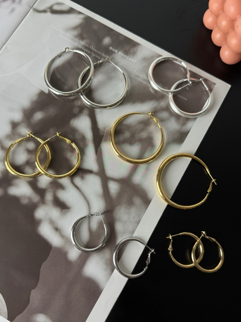 Zoya Shiny Hoop Earrings