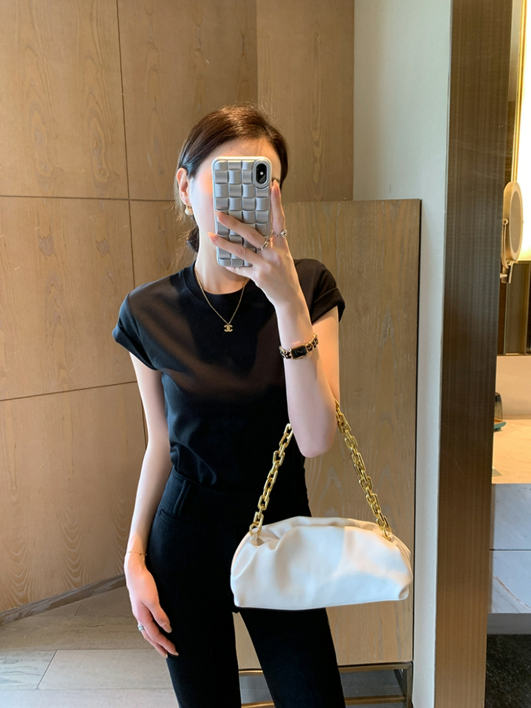 Pezy Basic Tee-The Black Bow-