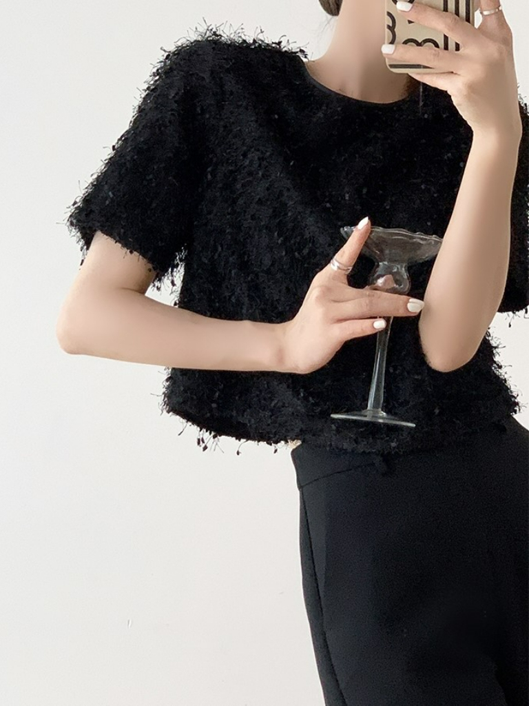 Taryn Fuzzy Loose Cut Top-The Black Bow-