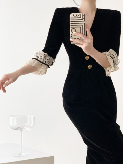 Tehila Lacey Sleeve Velvet Dress -The Black Bow-