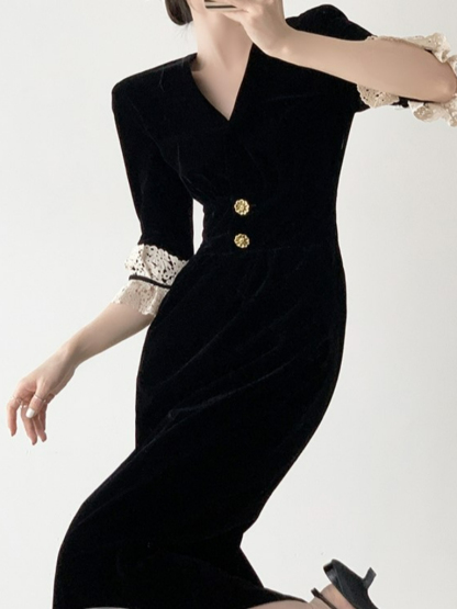 Tehila Lacey Sleeve Velvet Dress -The Black Bow-