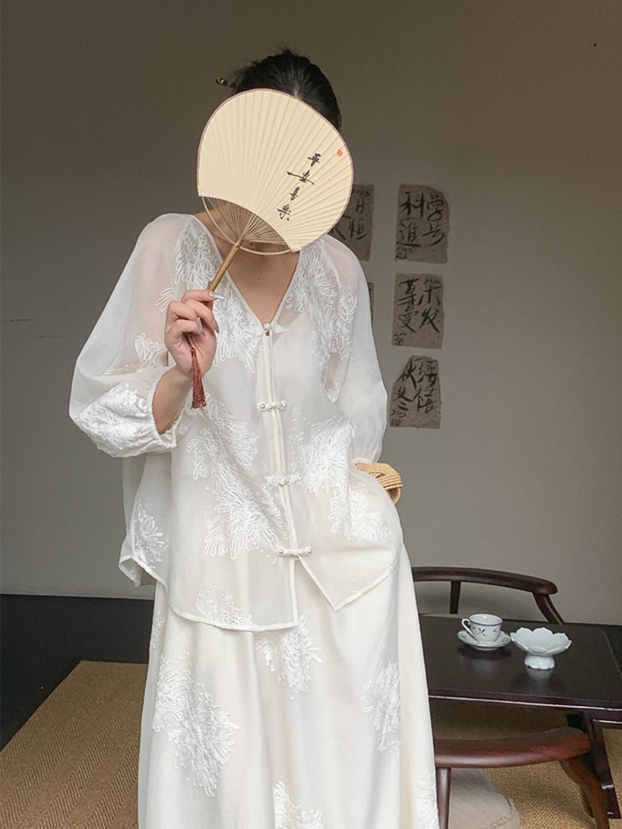 Cang Lan Long Sleeve Graceful Embroidered Set-Ivory (Skirt & Shorts)-The Black Bow-