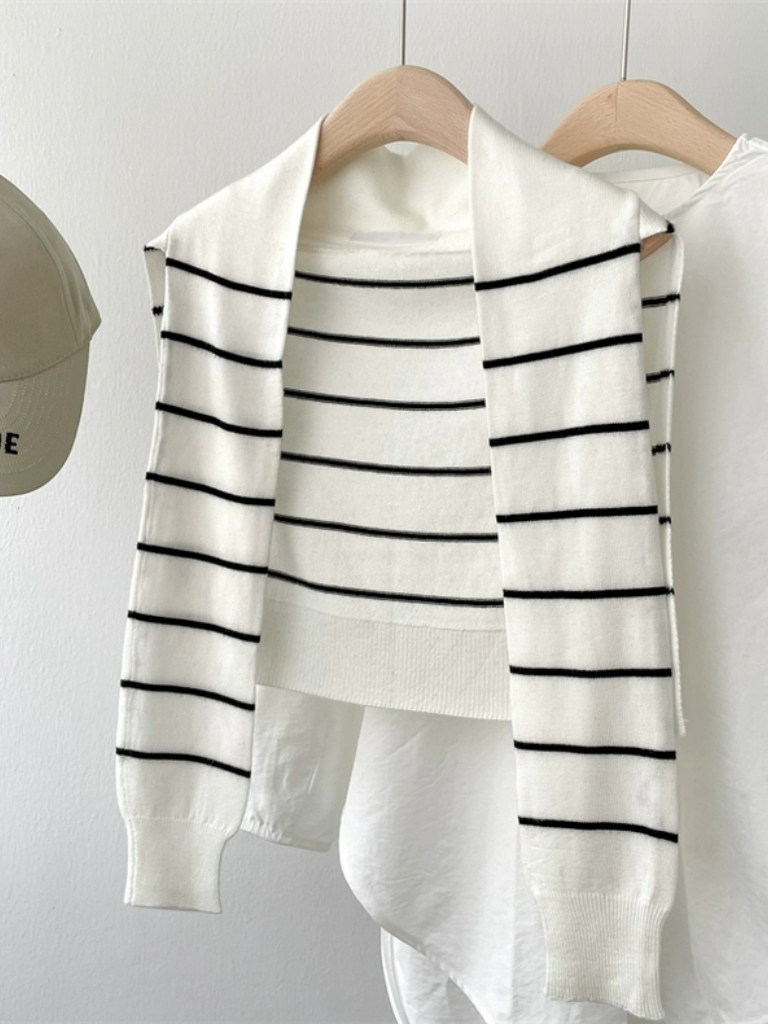 Eun Woo Striped Shawl-The Black Bow-