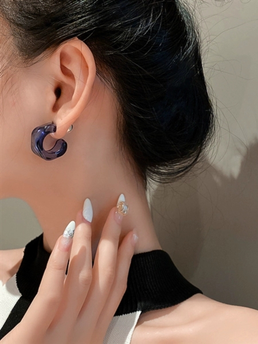 Blanco Acrylic Earrings-The Black Bow-