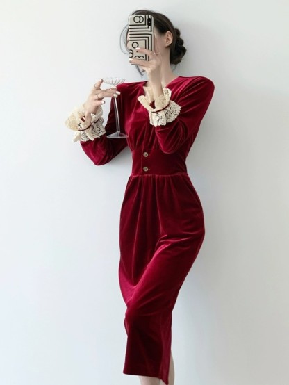 Tehila Lacey Sleeve Velvet Dress -The Black Bow-