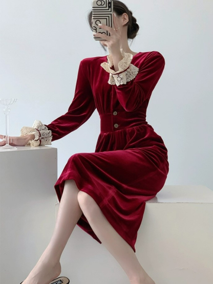 Tehila Lacey Sleeve Velvet Dress -The Black Bow-
