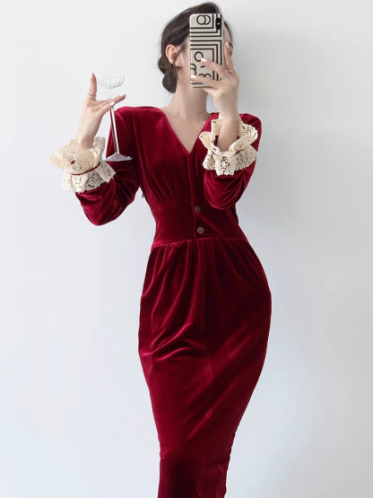 Tehila Lacey Sleeve Velvet Dress -The Black Bow-