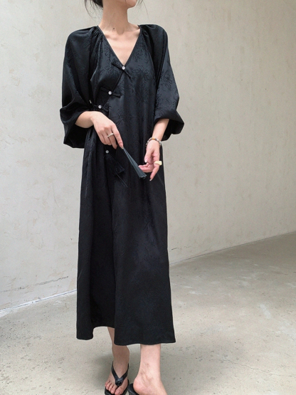 Cang Hui Pankou Embroidered Dress-The Black Bow-