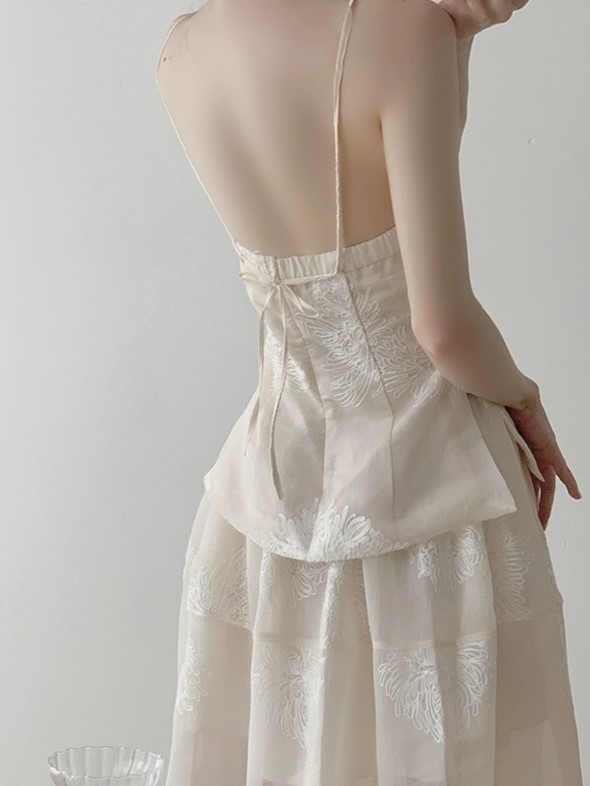 Cang Shuang Graceful Embroidered Cami & Skirt Set (Discounted-Top, L; Skirt, S size)-The Black Bow-