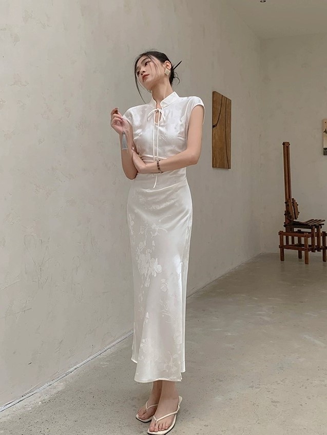 Zhou Meng Bias Cutting Cheongsam-The Black Bow-