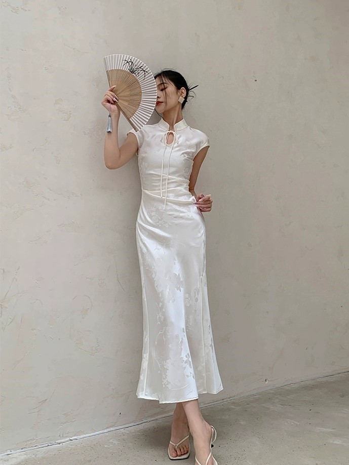 Zhou Meng Bias Cutting Cheongsam-The Black Bow-