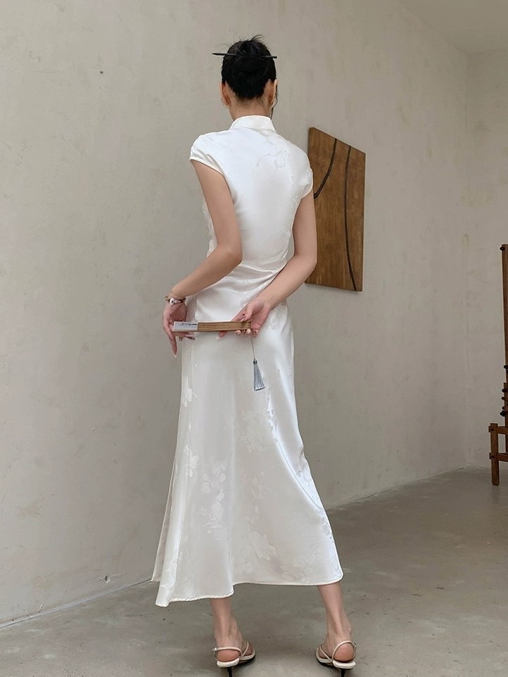 Zhou Meng Bias Cutting Cheongsam-The Black Bow-